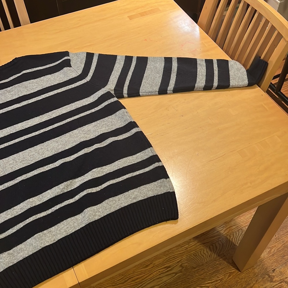 Penguin Striped Sweater - Picture 4 of 6